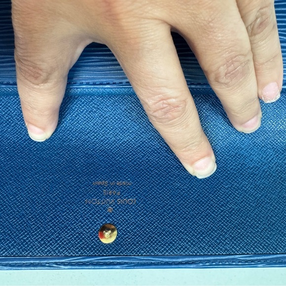 Louis Vuitton Epi Leather Blue Long Wallet - Preloved in Excellent Condition - Picture 8 of 15